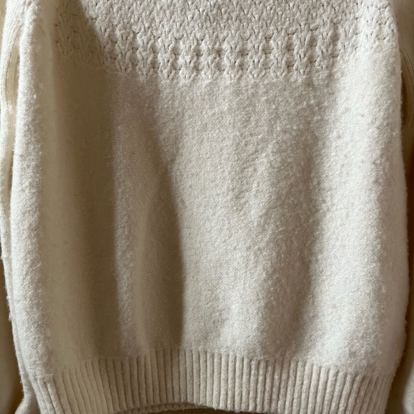Anthropologie Women’s Ivory Wool Off-Shoulder Ruffle-Edge Sweater Size M - Picture 10 of 16